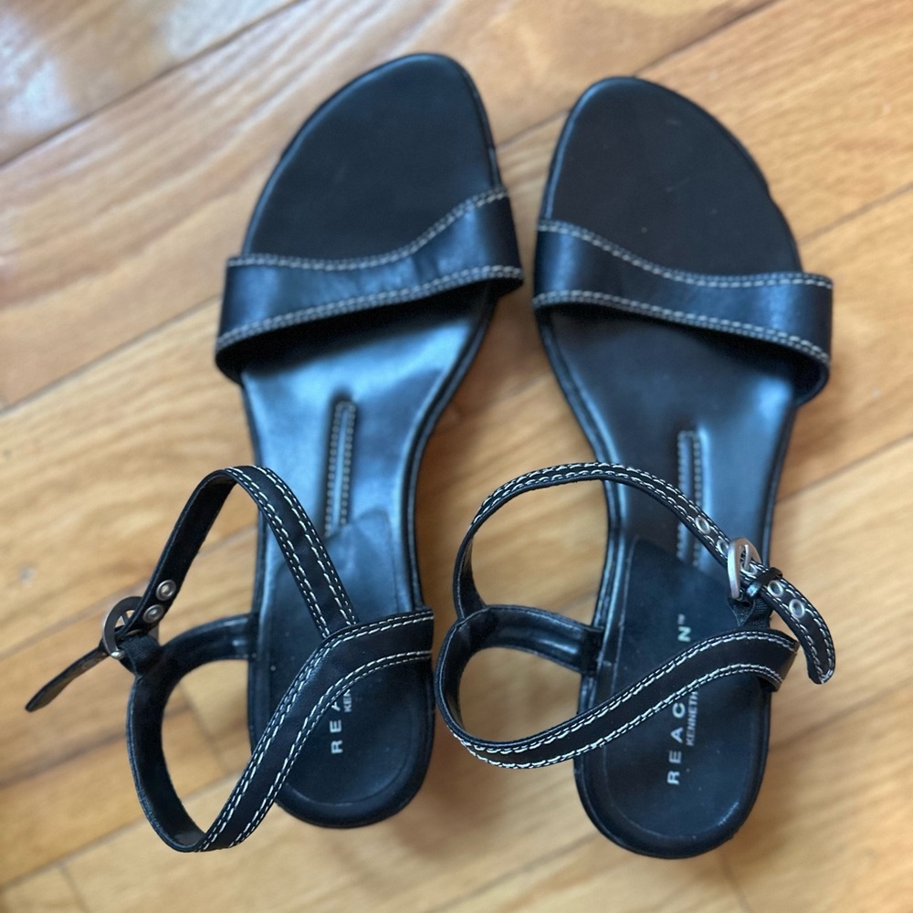 Kenneth Cole Reaction open toe wedges.  Size 8 1/2 - Picture 3 of 8